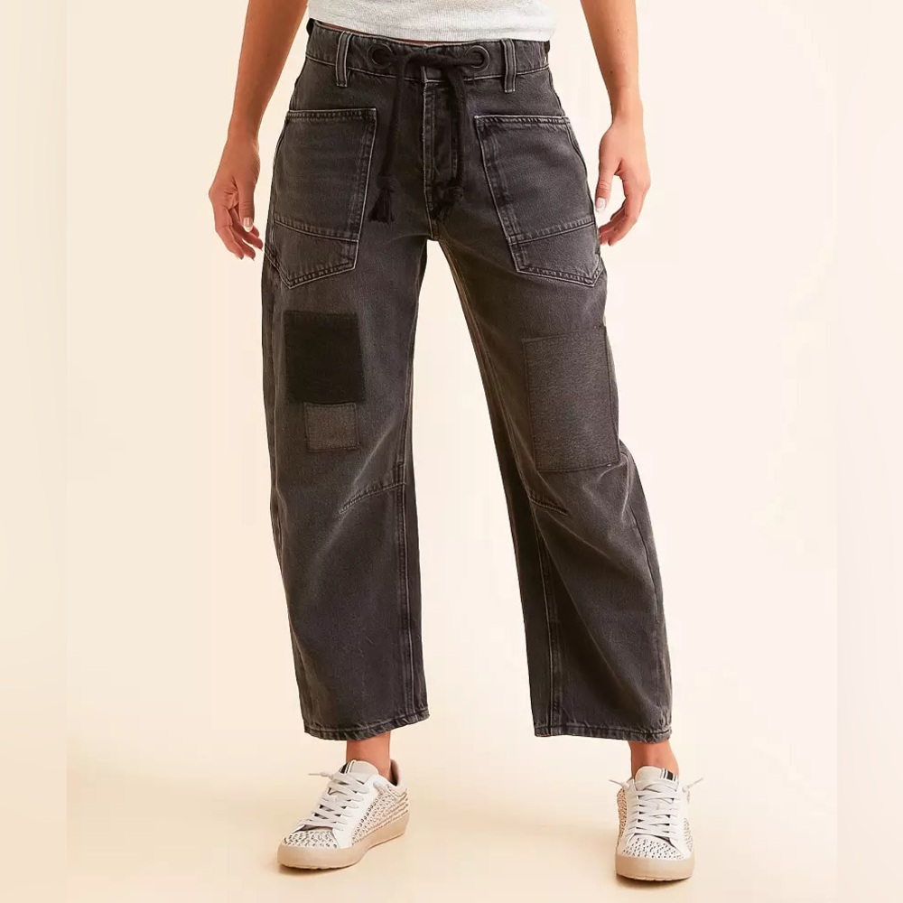 We The Free Women's Straight-Leg Patch Pocket Jeans in Washed Black
